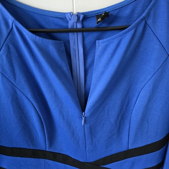 Elegant Blue and Black Women's Dress - Picture 6 of 9